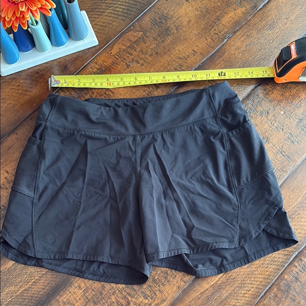 Athleta girl record breaker 3” short girls xl/14 excellent with pockets